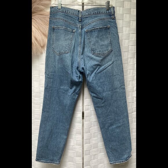 GAP Mom Medium Wash Jean High Rise Size 29 8R - Picture 2 of 6